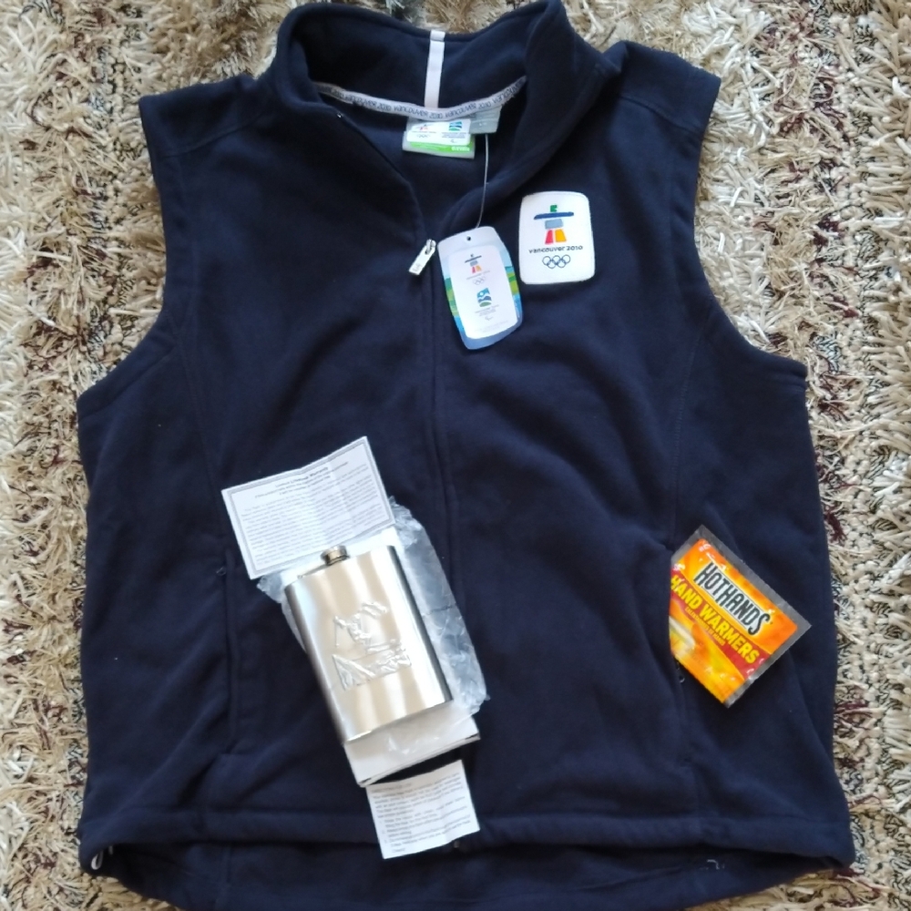 NWT/HTF Official Vancouver/Whistler Canada 2010 Olympics Navy Fleece Logo Vest